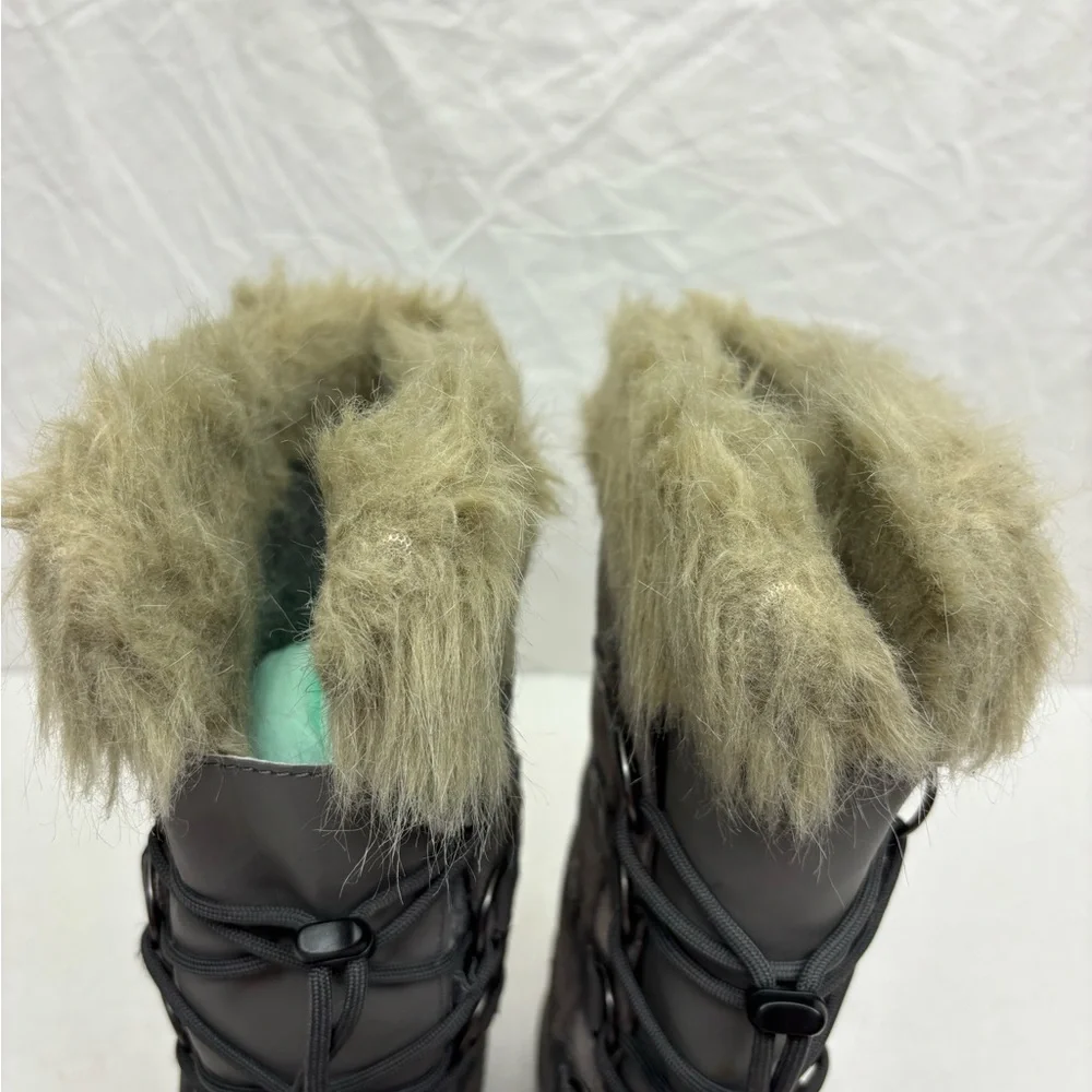 Sorel boots kids size 1 for little boy